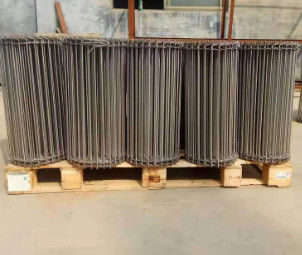 パーソナライズされた幅ステンレス鋼コンベヤーベルト 螺旋ピッチ パーソナライズされた耐久性産業用材料処理ソリューション