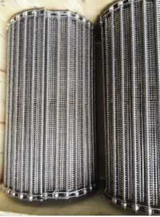 ステンレス製の螺線形のフリーザーのベルトによって編まれる金網は食糧コンベヤー装置のためにパネルをはめる
